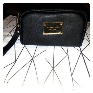 Michael Kors blk Travel Pouch/Make-up bag/wristlet